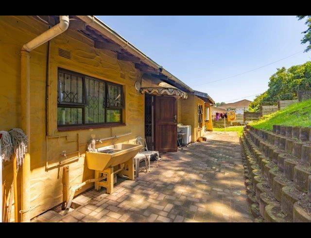 3 BEDROOM HOUSE FOR SALE IN SEA VIEW